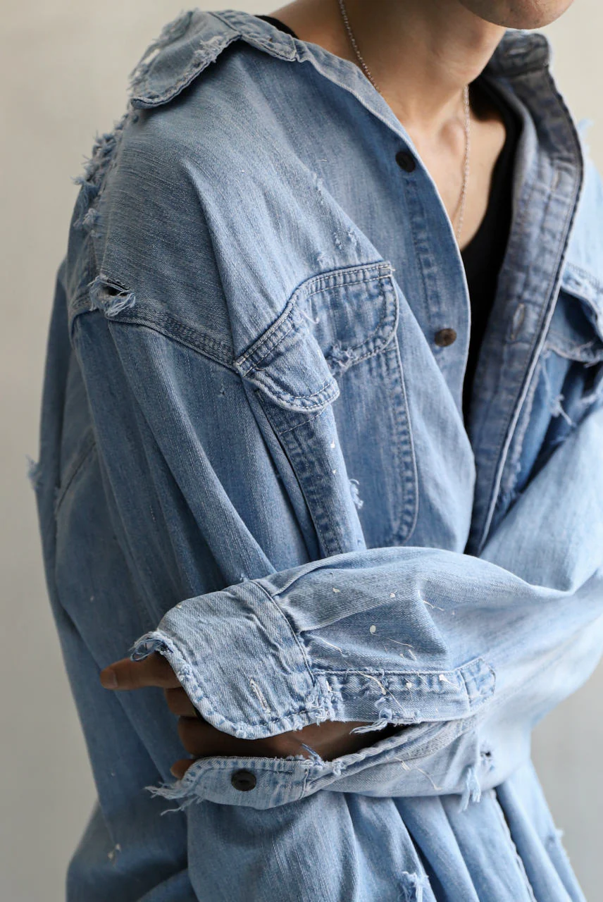 RESURRECTION HANDMADE distressed triple-stitch denim shirt (LIGHT BLUE) - Image 14