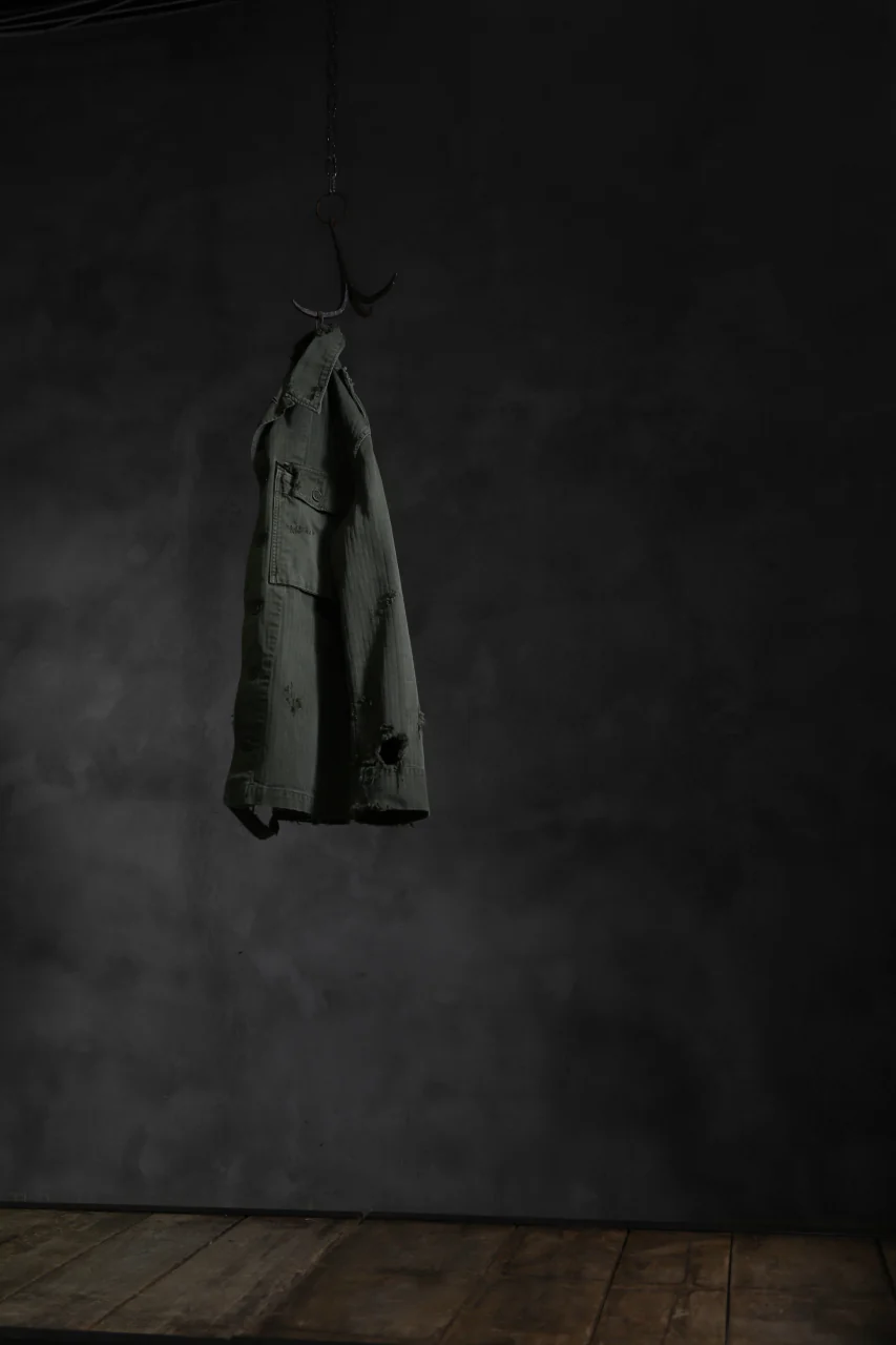 RESURRECTION HANDMADE vintage damage military herringbone shirt (KHAKI GREEN) - Image 24
