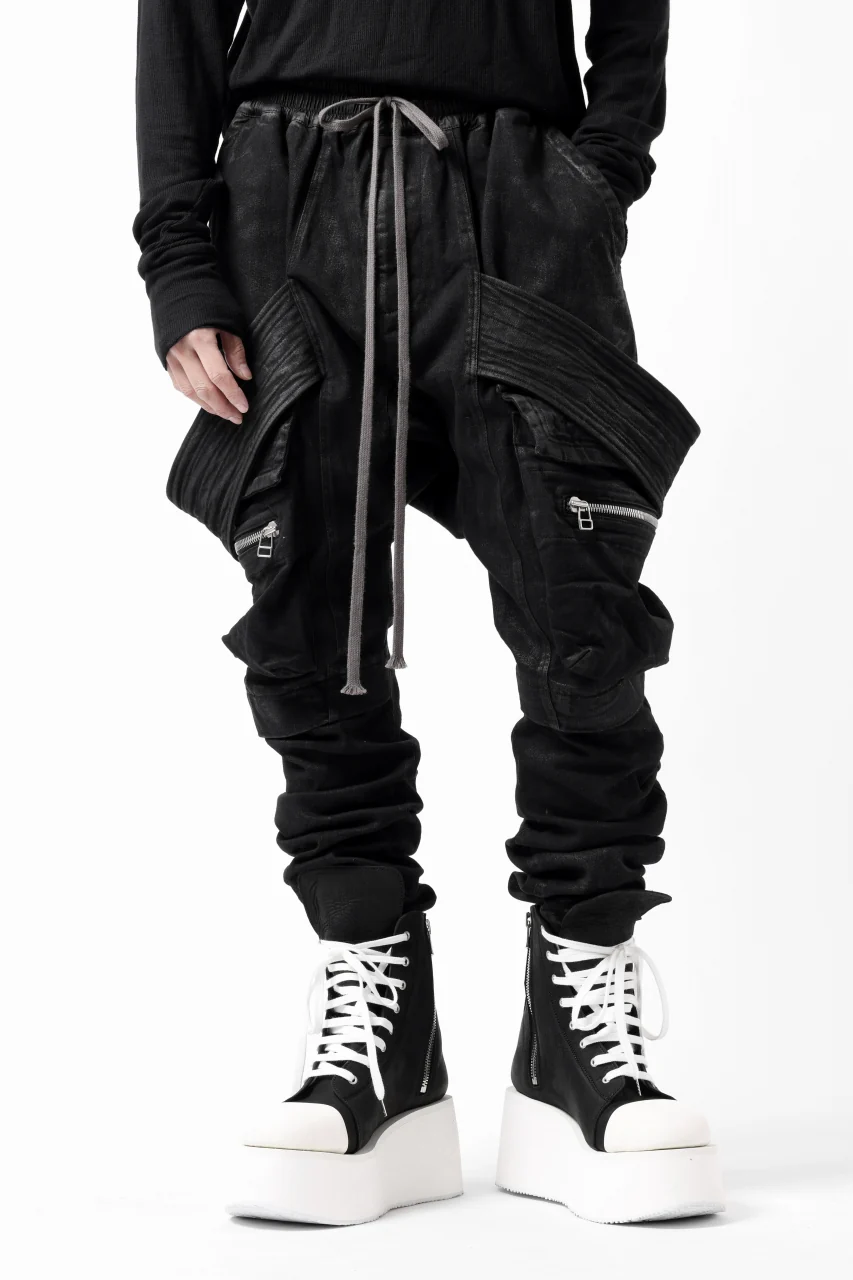 【SAMPLE SALE】A.F ARTEFACT COATED FLAP-DETAIL SLIM CARGO PANTS / HI-STRETCH DENIM (BLACK) - Image 7