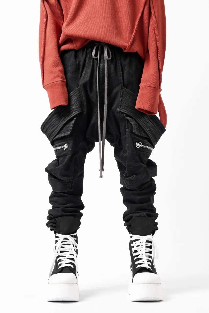 【SAMPLE SALE】A.F ARTEFACT COATED FLAP-DETAIL SLIM CARGO PANTS / HI-STRETCH DENIM (BLACK) - Image 9
