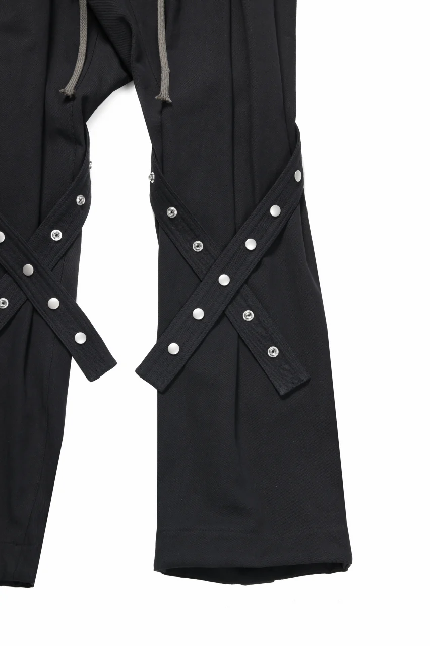 A.F ARTEFACT CROSS BELTED-LEG PANTS / COTTON LINEN TWILL (BLACK) - Image 3