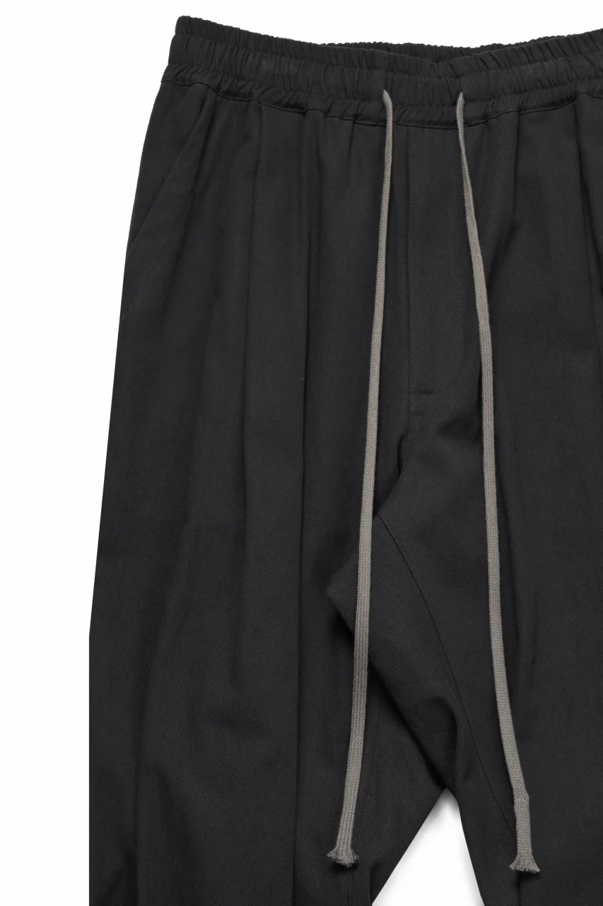 A.F ARTEFACT CROSS BELTED-LEG PANTS / COTTON LINEN TWILL (BLACK) - Image 5