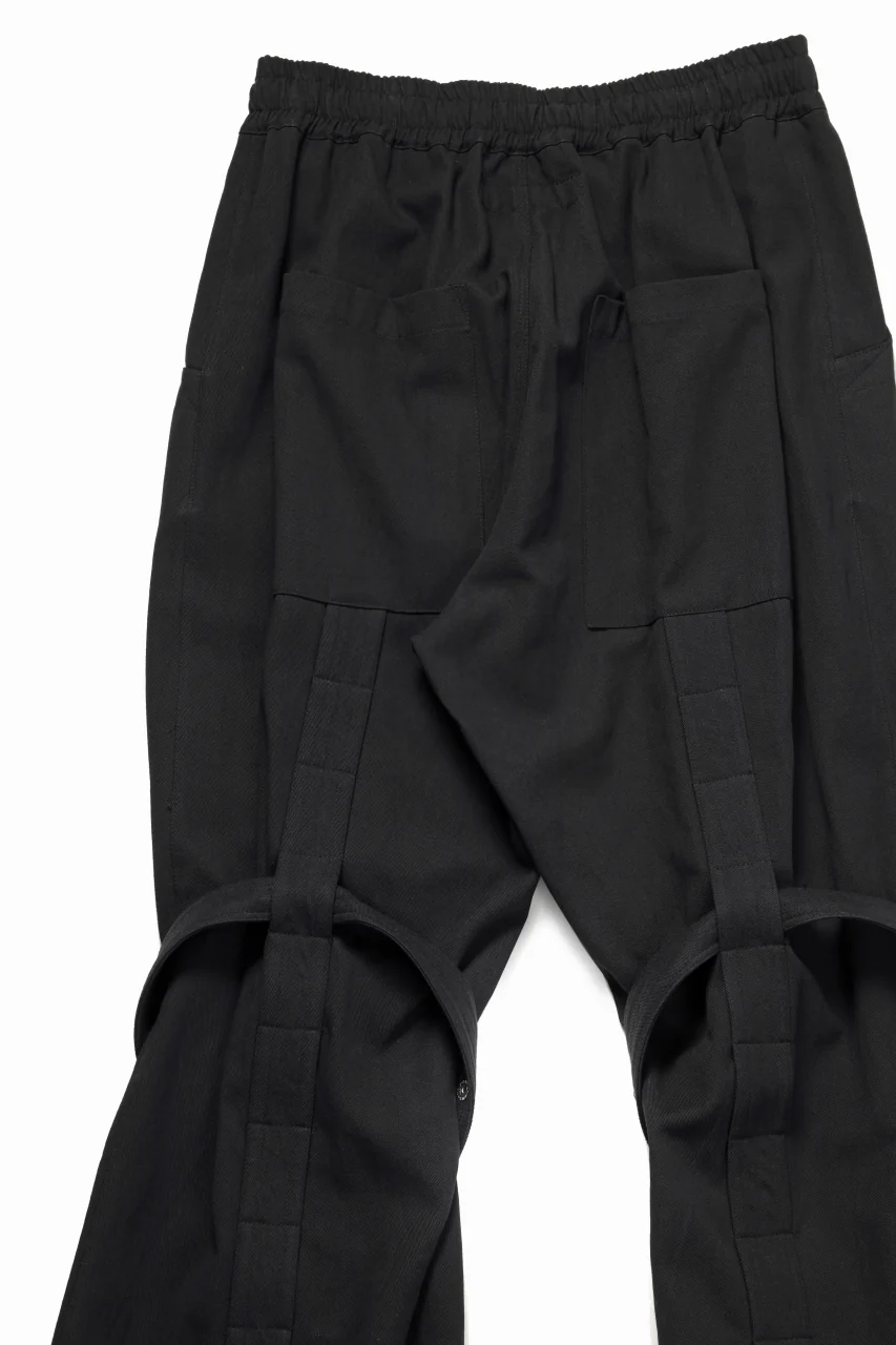 A.F ARTEFACT CROSS BELTED-LEG PANTS / COTTON LINEN TWILL (BLACK) - Image 8