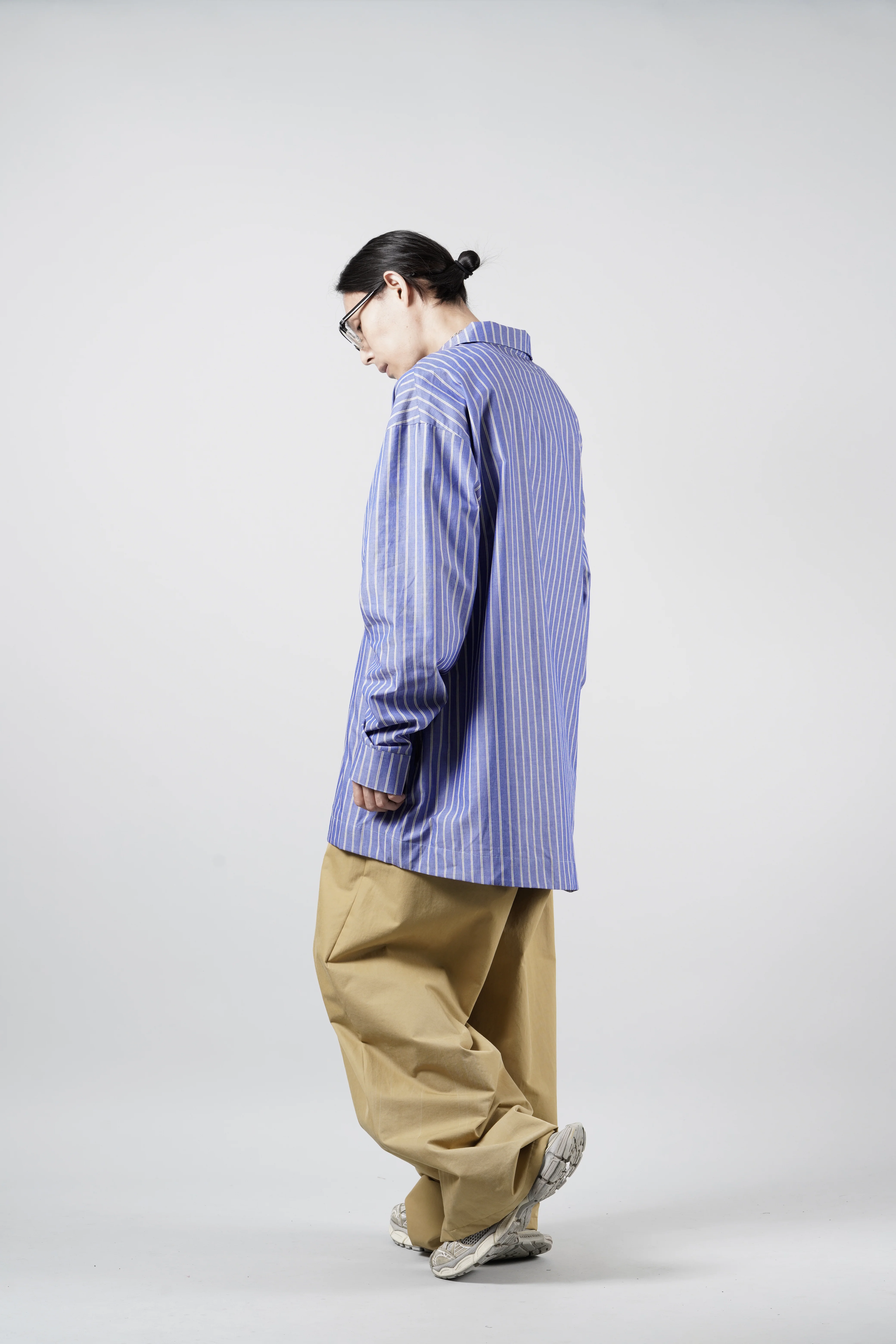 【SAMPLE SALE】A.F ARTEFACT TUCK VOLUME BAGGY PANTS / VINTAGE DYED (KHAKI) - Image 6