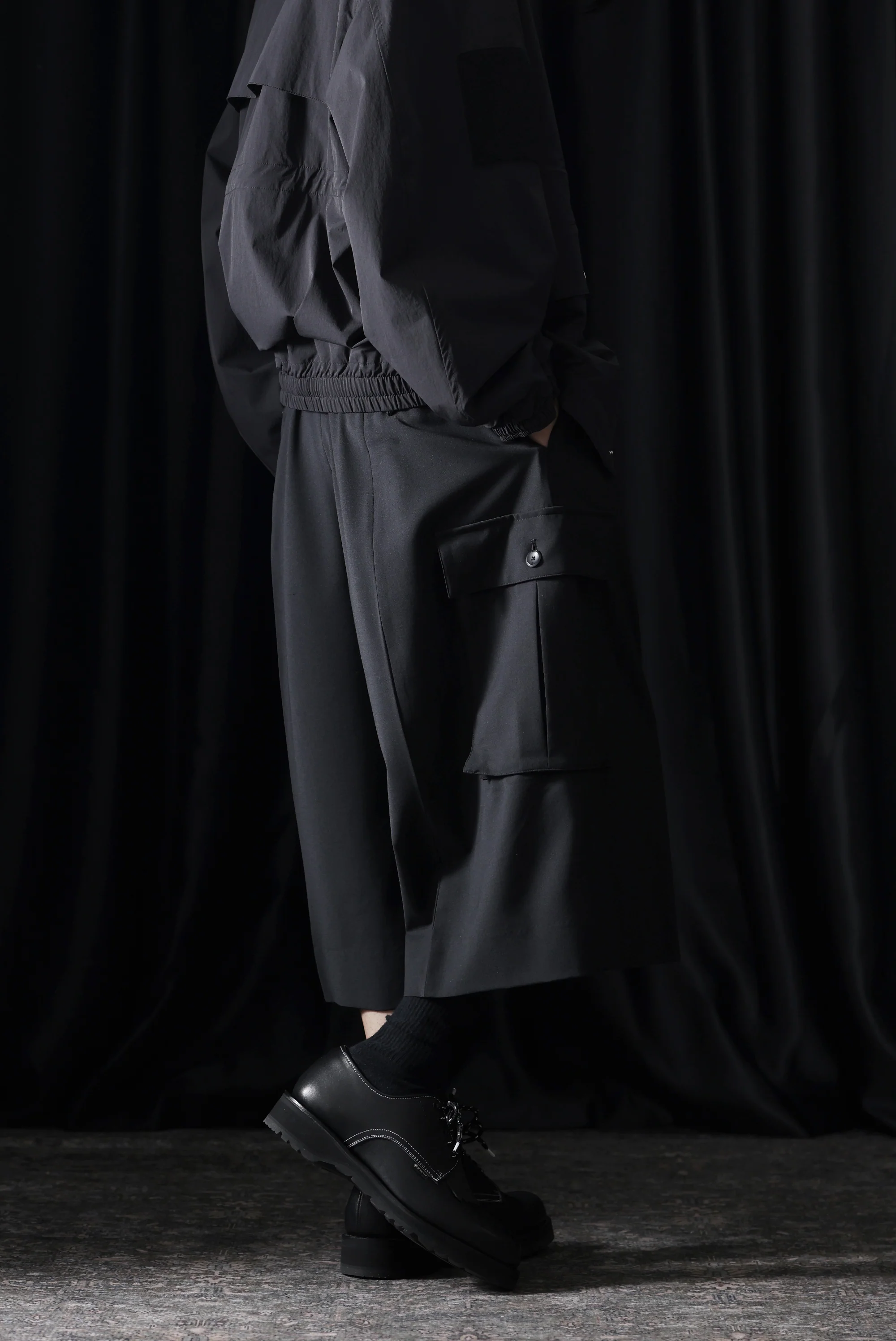TARO HORIUCHI / th products Wide Cargo Shorts / 2Way Stretch W/P Tropical (black) - Image 13