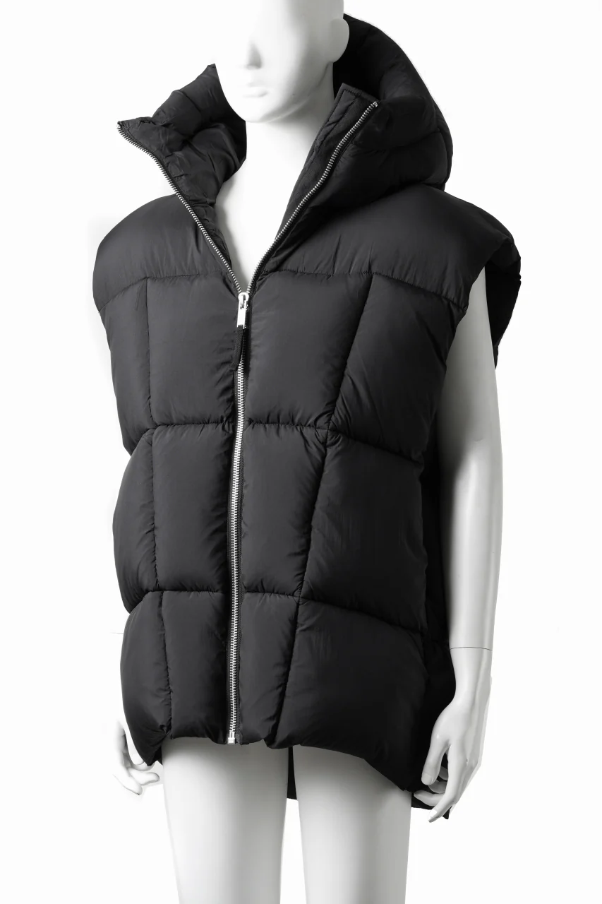 thom/krom BIG HOODIE OVERSIZED VEST / WARM PUFFER (BLACK) - Image 2