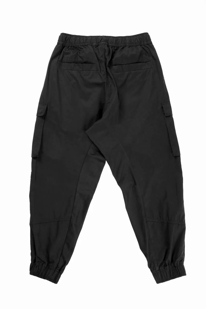 thom/krom CINCH CLOSURE CARGO TROUSERS / PEACHED COTTON MIX (BLACK) - Image 3