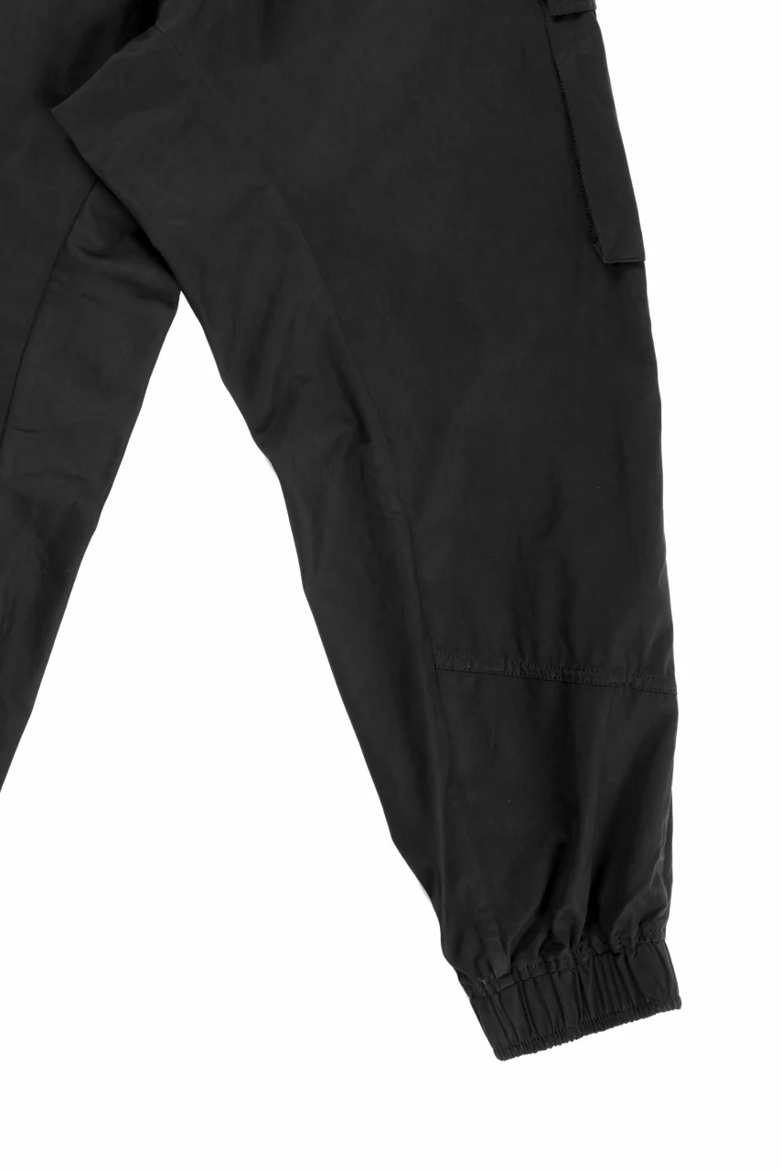 thom/krom CINCH CLOSURE CARGO TROUSERS / PEACHED COTTON MIX (BLACK) - Image 9