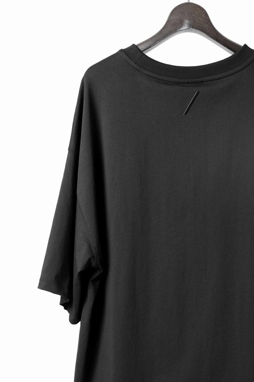 thom/krom OVERSIZED BACK SLASH EMBROIDERY SHORT SLEEVE TEE / COTTON JERSEY (BLACK) - Image 8