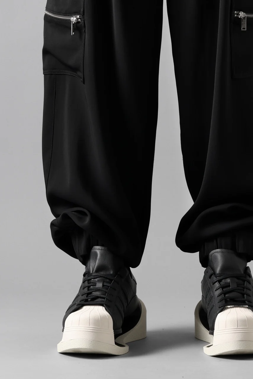 thom/krom RELAXED FIT CARGO TROUSERS / ELASTIC VISCOSE (BLACK) - Image 21