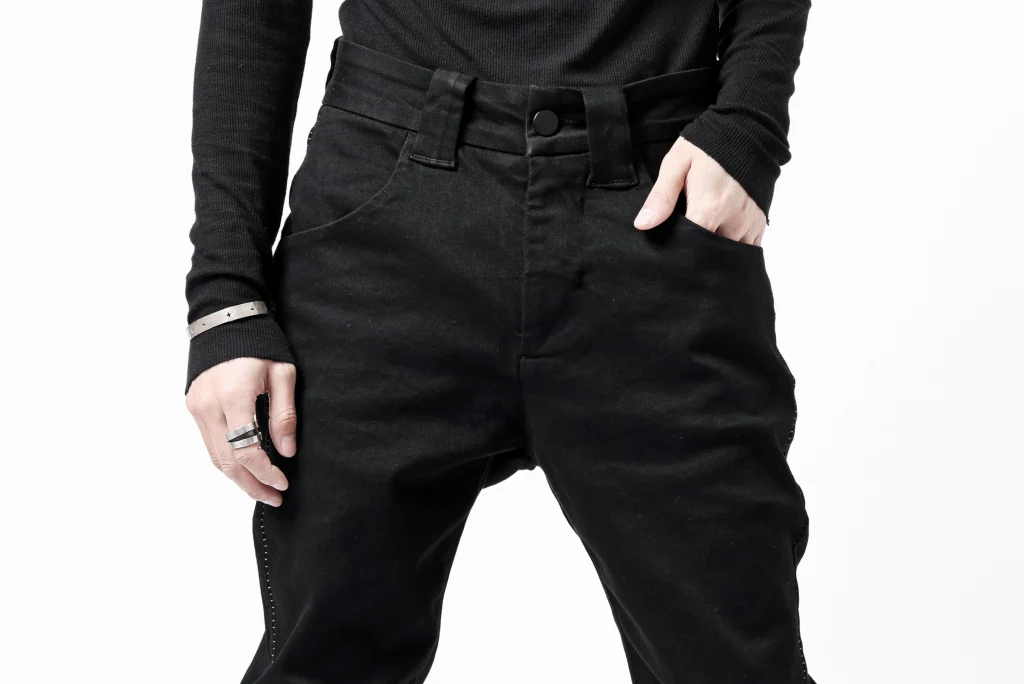 thom/krom SCAR-STITICHING DENIM PANTS / ONEWASH (BLACK) - Image 32
