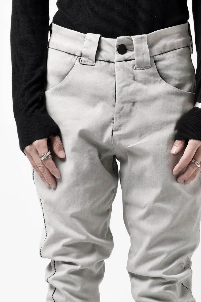 thom/krom SCAR-STITICHING DENIM PANTS / ACID BLEACH (CEMENT) - Image 15