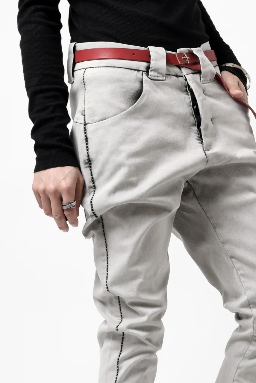 thom/krom SCAR-STITICHING DENIM PANTS / ACID BLEACH (CEMENT) - Image 16