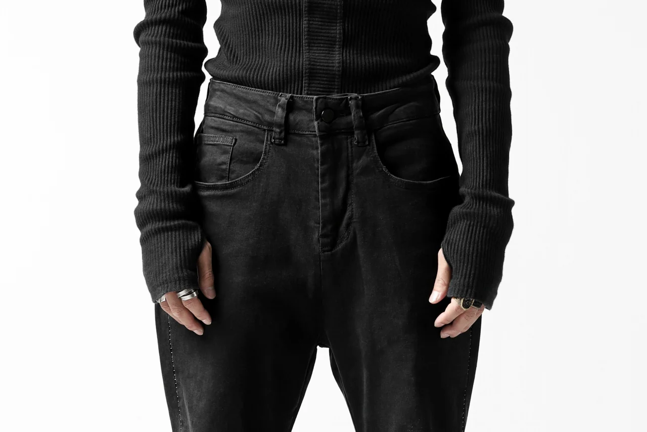 thomkrom OVER LOCK SLIM CROPPED PANTS / DAMAGE STRETCH DENIM (BLACK) - Image 33