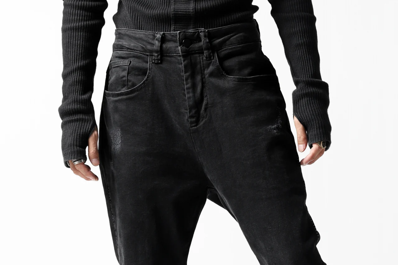 thomkrom OVER LOCK SLIM CROPPED PANTS / DAMAGE STRETCH DENIM (BLACK) - Image 35