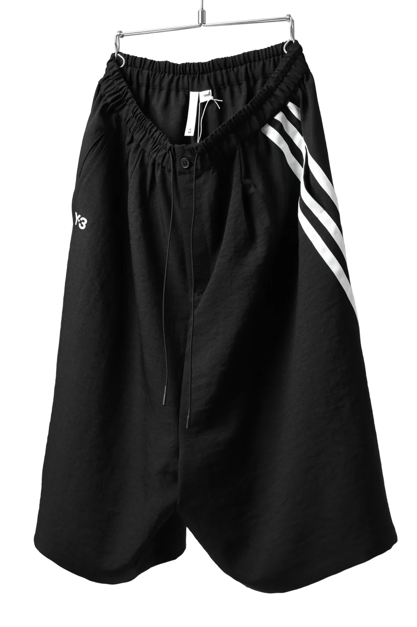 Y-3 Yohji Yamamoto ELEGANT THREE STRIPES SARROUEL-SHORTS (BLACK) - Image 16