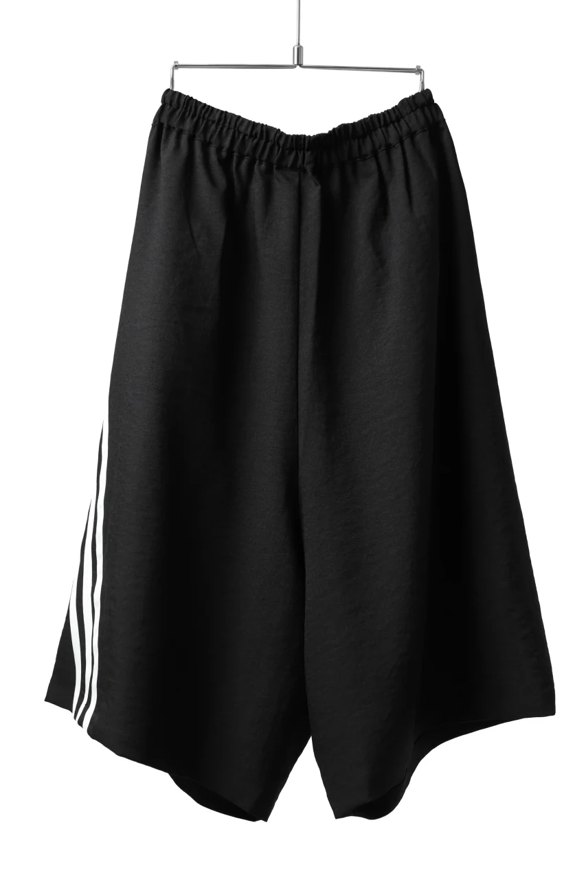 Y-3 Yohji Yamamoto ELEGANT THREE STRIPES SARROUEL-SHORTS (BLACK) - Image 17