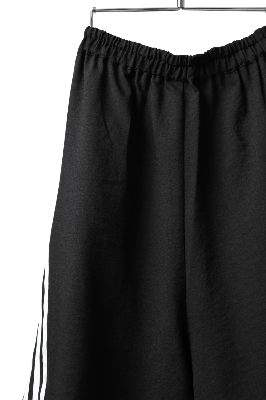 Y-3 Yohji Yamamoto ELEGANT THREE STRIPES SARROUEL-SHORTS (BLACK) - Image 23