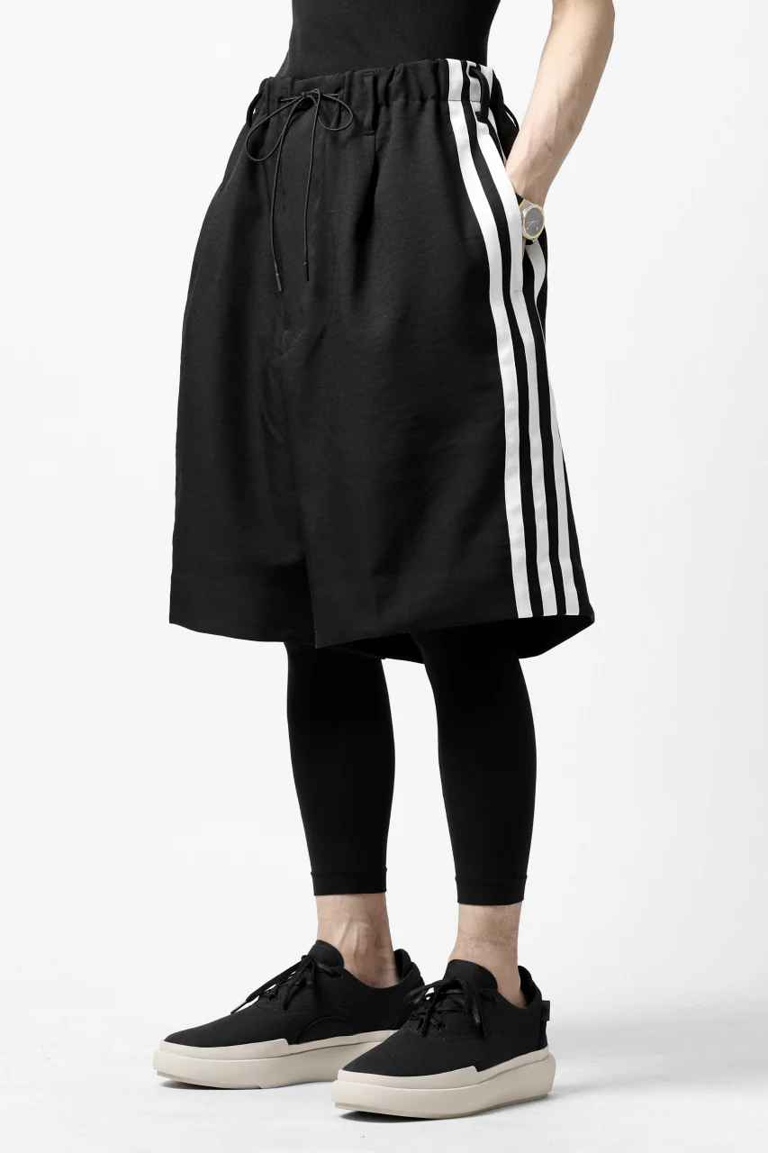 Y-3 Yohji Yamamoto ELEGANT THREE STRIPES TAILOR-SHORTS (BLACK) - Image 2