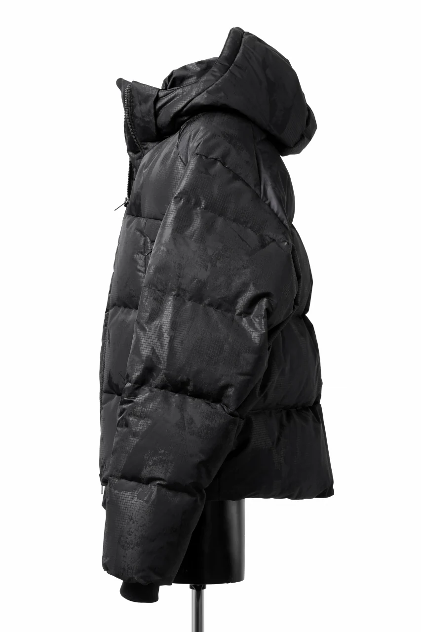 Y-3 Yohji Yamamoto GRAPHICS PUFFER JACKET / PERTEX® (BLACK) - Image 4