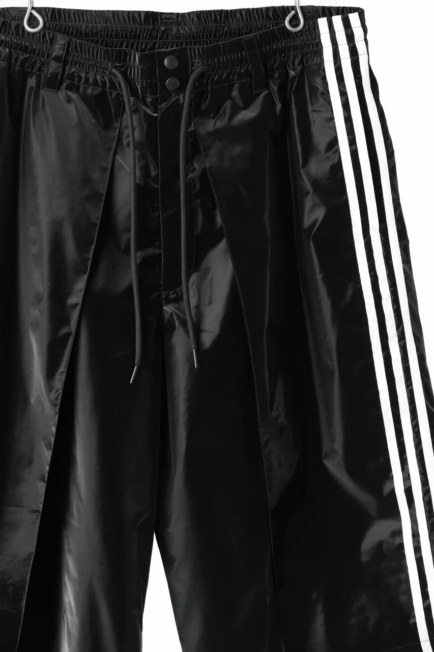 Y-3 Yohji Yamamoto TRIPLE BLACK SHORTS (BLACK) - Image 4