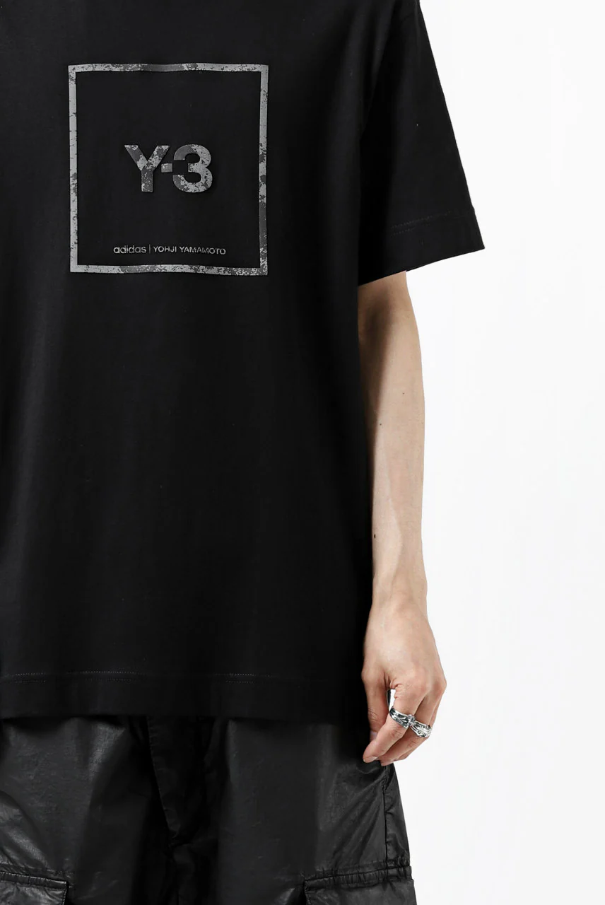 Y-3 Yohji Yamamoto U SQUARE LABEL GRAPHIC SS TEE / REFLECTION LOGO (BLACK) - Image 10