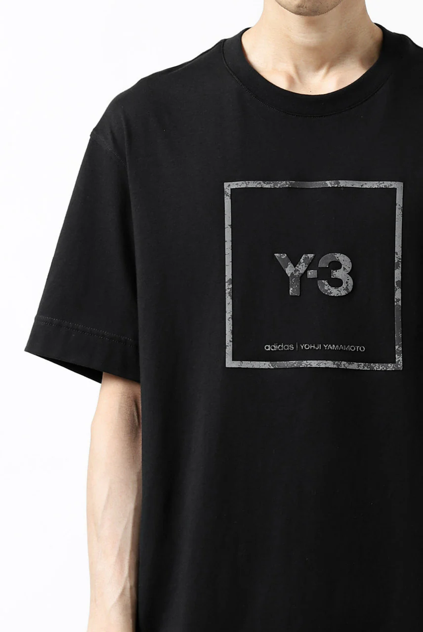 Y-3 Yohji Yamamoto U SQUARE LABEL GRAPHIC SS TEE / REFLECTION LOGO (BLACK) - Image 11