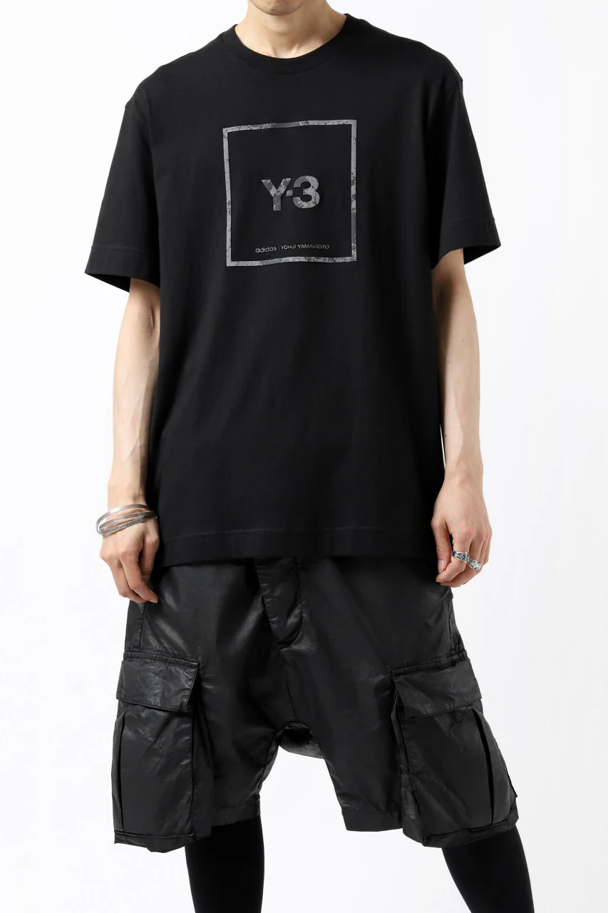 Y-3 Yohji Yamamoto U SQUARE LABEL GRAPHIC SS TEE / REFLECTION LOGO (BLACK) - Image 2