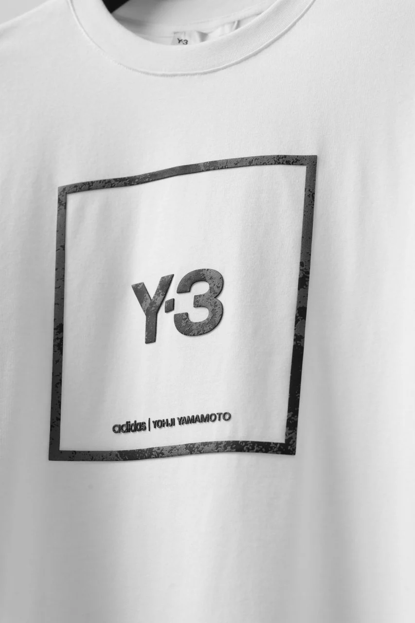 Y-3 Yohji Yamamoto U SQUARE LABEL GRAPHIC SS TEE / REFLECTION LOGO (WHITE) - Image 17