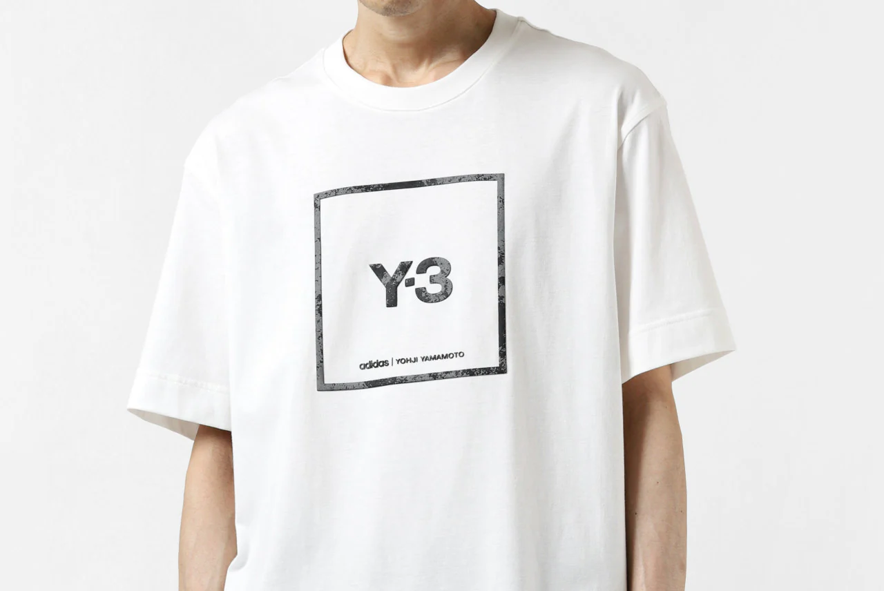 Y-3 Yohji Yamamoto U SQUARE LABEL GRAPHIC SS TEE / REFLECTION LOGO (WHITE) - Image 20