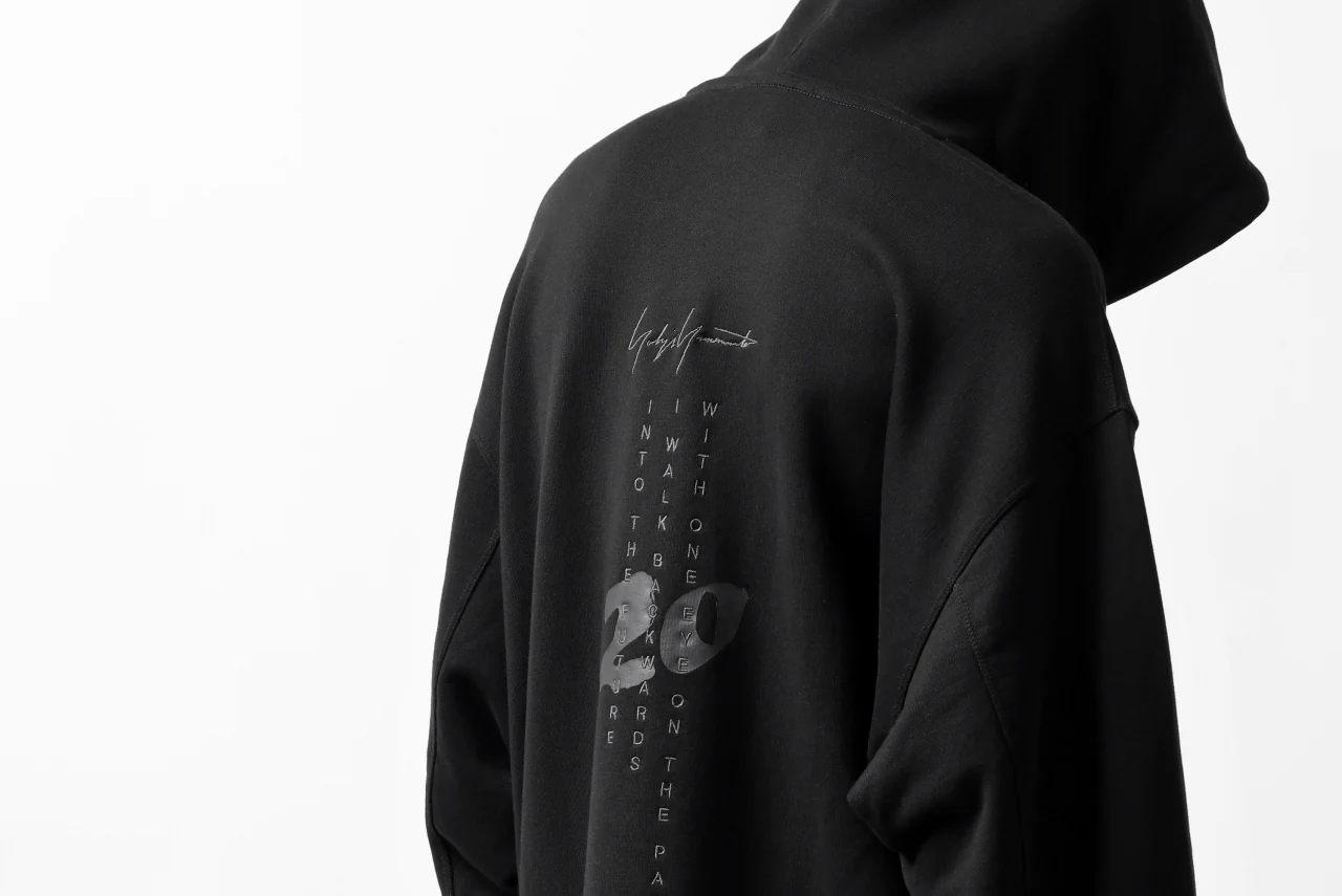 Y-3 Yohji Yamamoto UNISEX CHEST LOGO HOODIE PARKA / FRENCH TERRY (BLACK) - Image 36