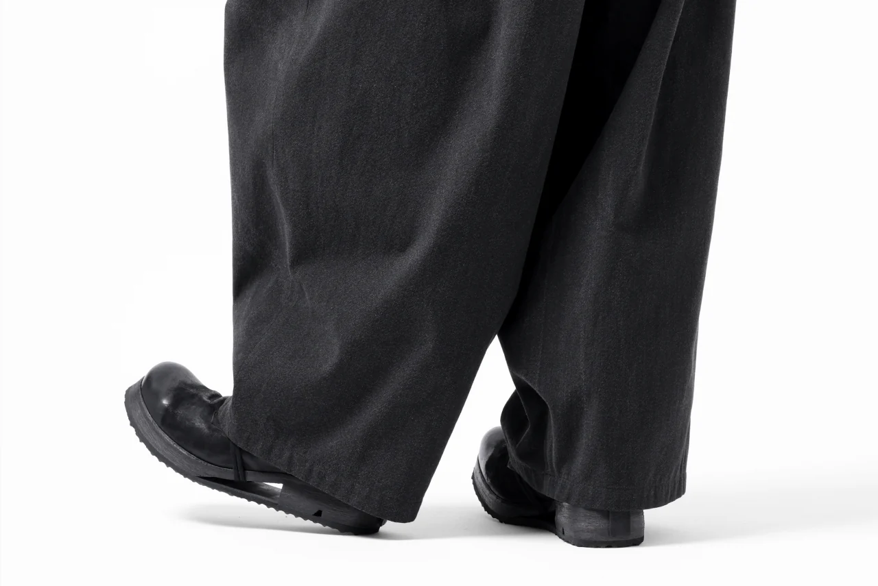 Y's for men 12TUCKS WIDE TAPERED PANTS / COTTON HEATHER PIGMENT WASH (GRAY) - Image 35