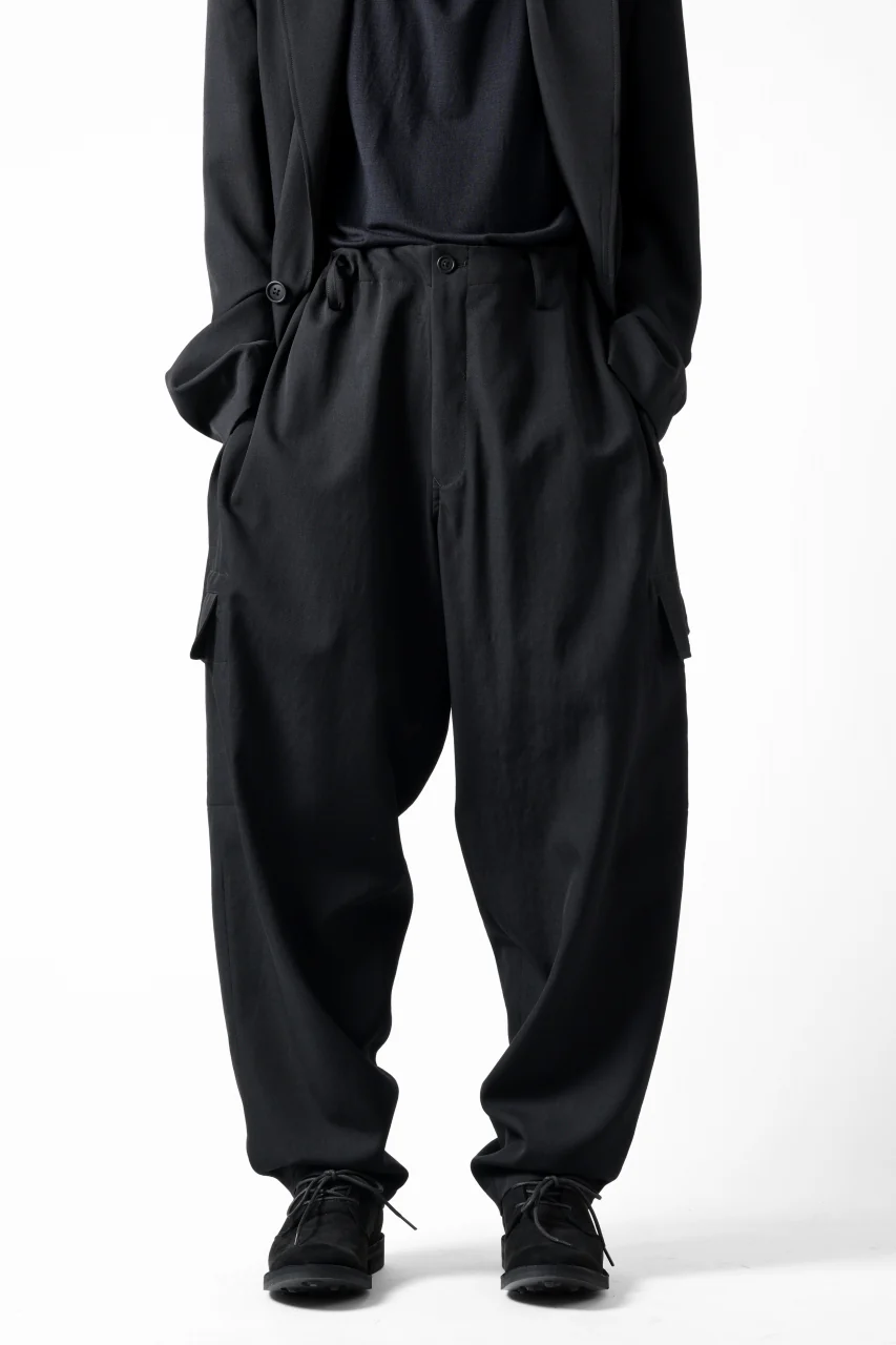 Y's for men SIDE TUCK CARGO POCKET PANTS / WRINKLED GABARDINE (BLACK) - Image 2