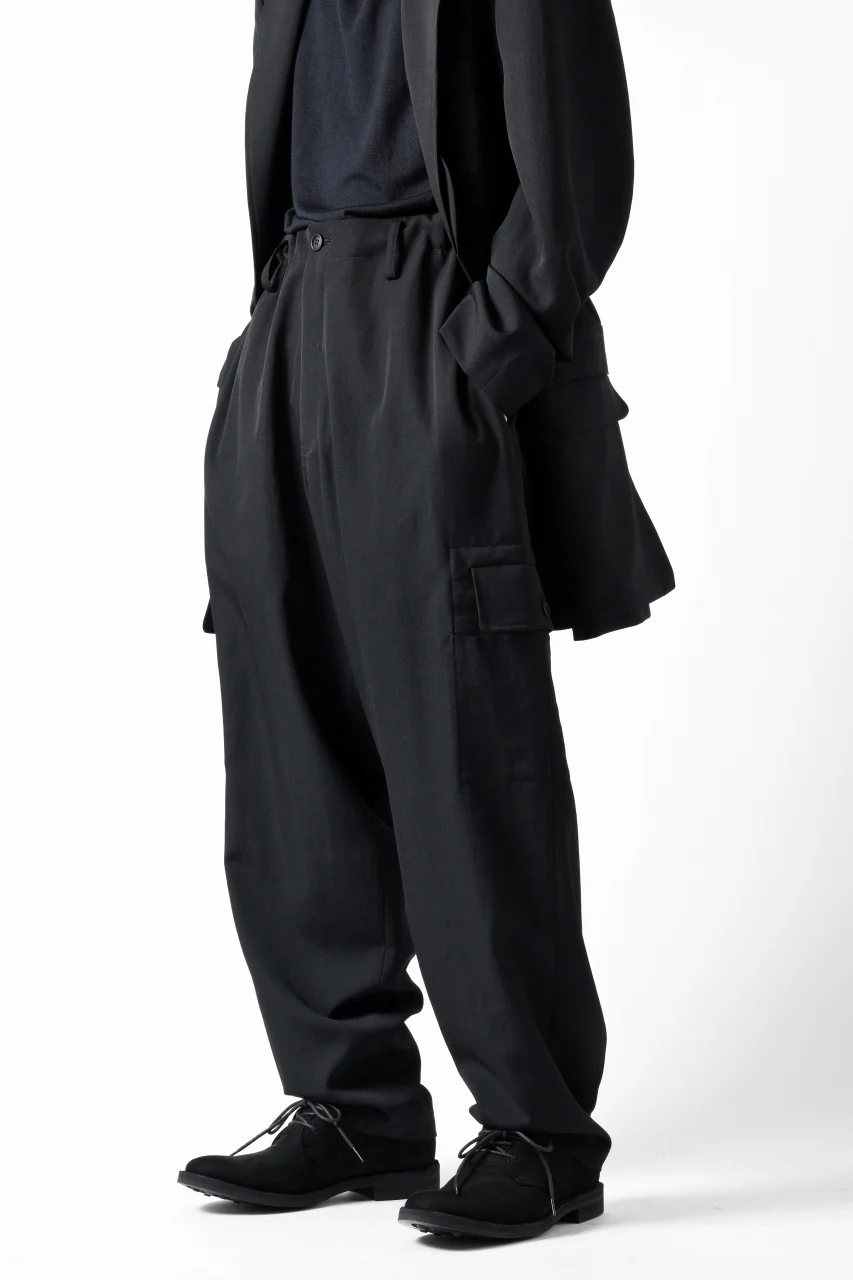 Y's for men SIDE TUCK CARGO POCKET PANTS / WRINKLED GABARDINE (BLACK) - Image 4