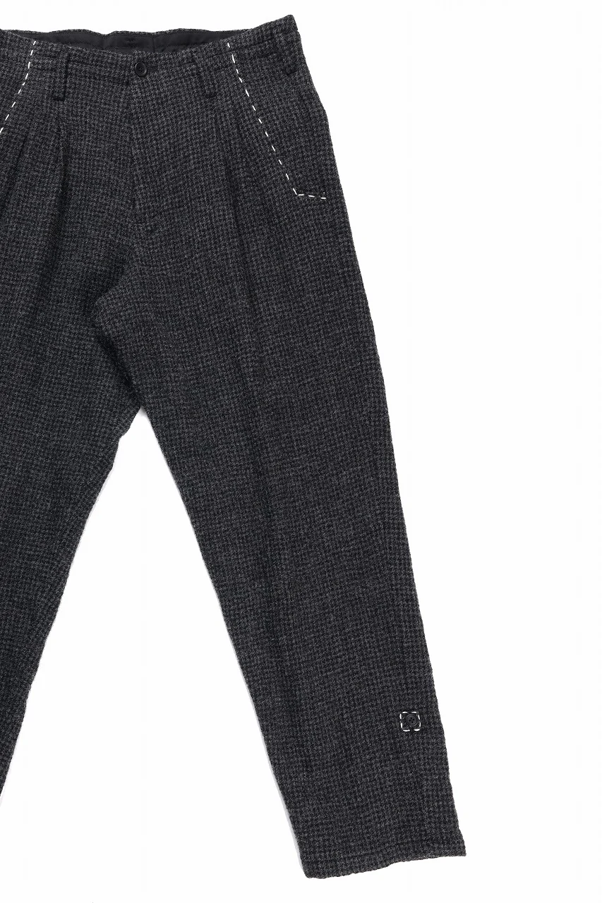 Y's for men TAB DETAIL PANTS with HAND STITCH / HOUNDSTOOTH WOOL (BLACK) - Image 5
