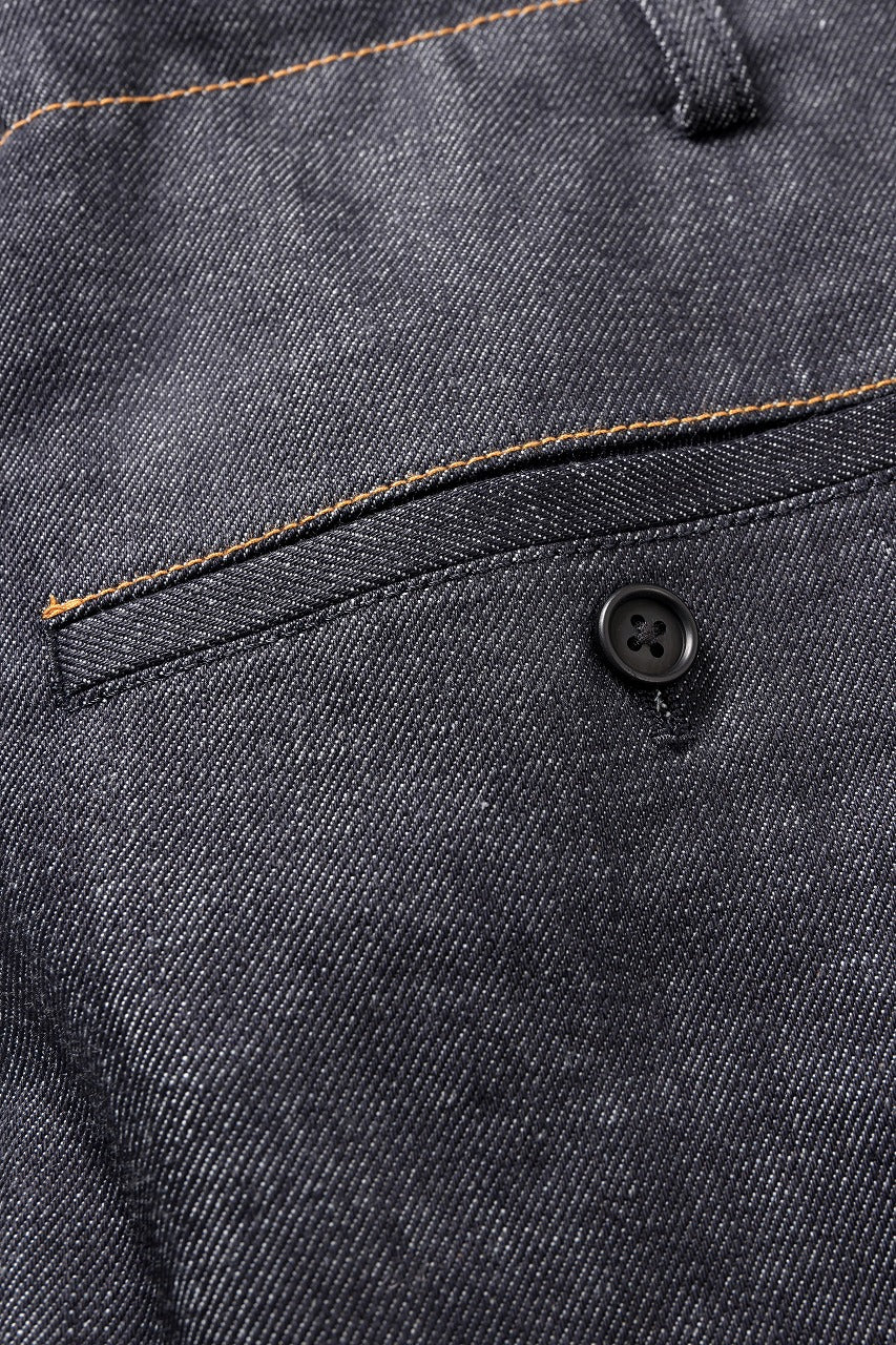 Y's for men TUCK PANTS WITH COLOR COMBI STITCH / 13oz UNEVEN YARN DENIM (BLUE) - Image 14