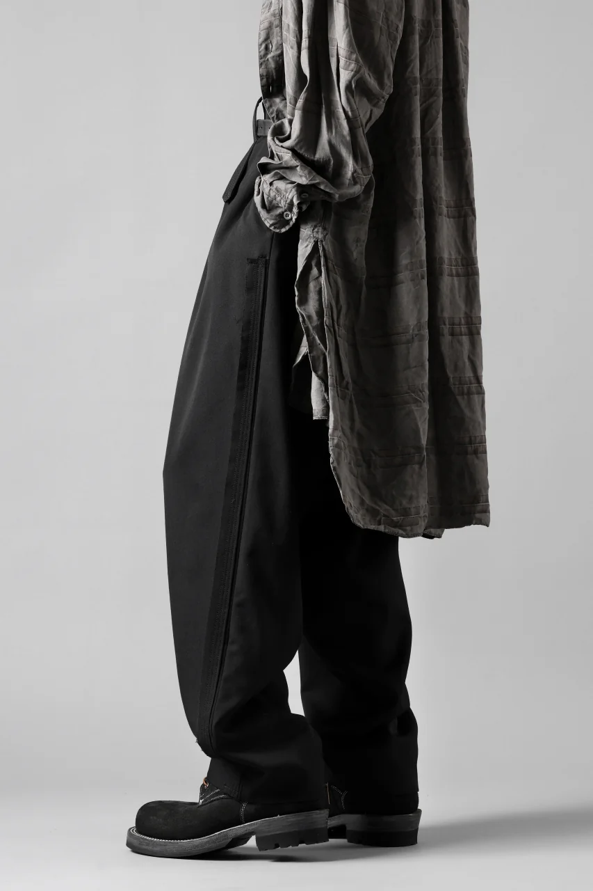 Y's for men WITH DECORATIVE CLOTH TAPERED PANTS / WRINKLE WOOL GABARDINE (BLACK) - Image 28