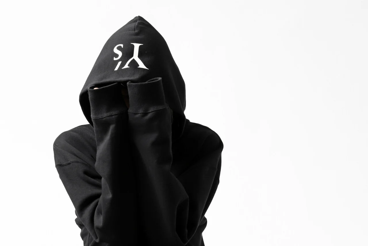 Y's REGULAR FIT LOGO SWEATER HOODIE (BLACK) - Image 40
