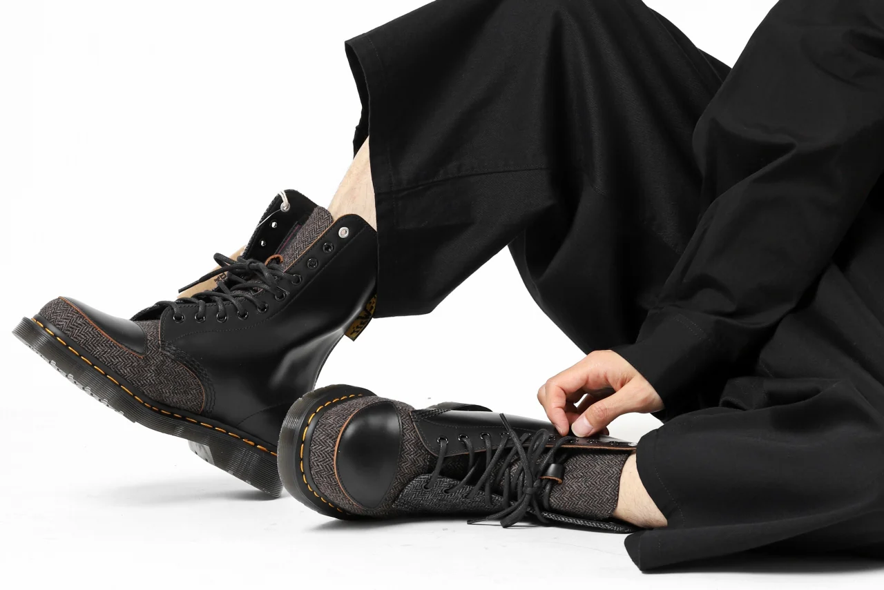 Y's x Dr. Martens 10-EYES BACK ZIP BOOTS / MOON FABRIC (BLACK) - Image 34