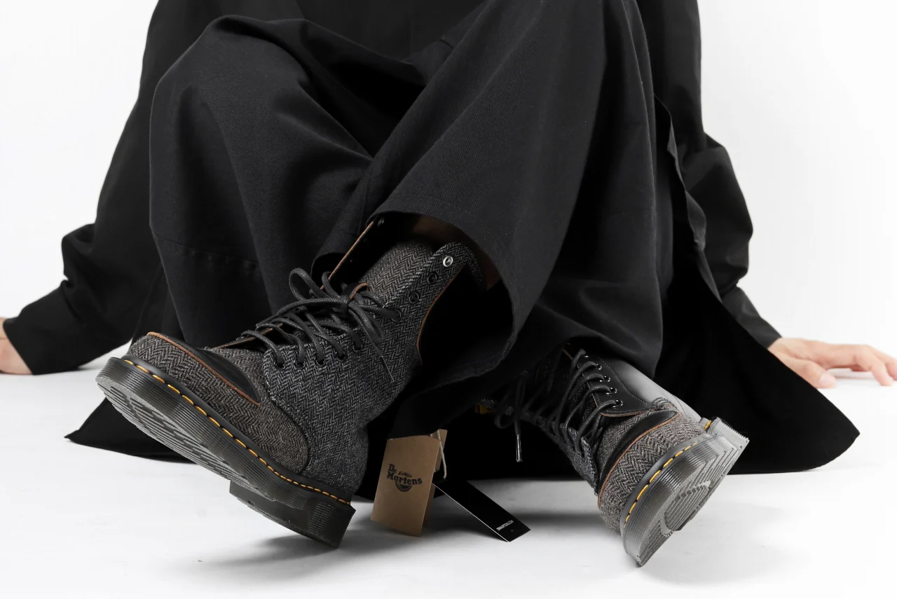 Y's x Dr. Martens 10-EYES BACK ZIP BOOTS / MOON FABRIC (BLACK) - Image 35