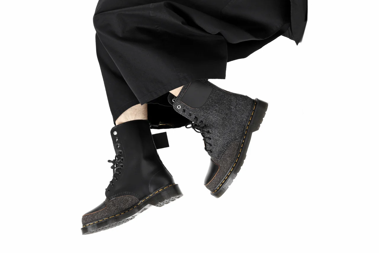 Y's x Dr. Martens 10-EYES BACK ZIP BOOTS / MOON FABRIC (BLACK) - Image 39