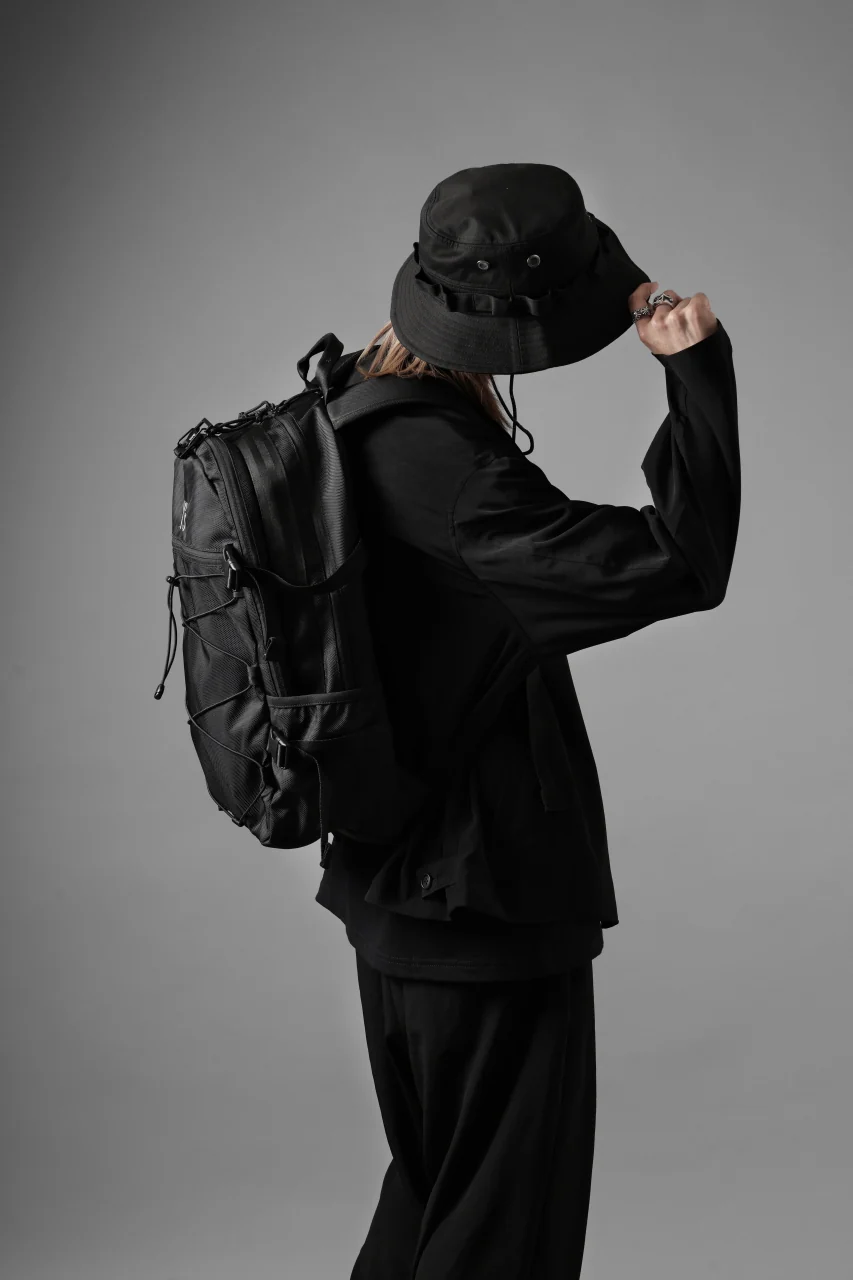 Y's x New Era® ADVENTURE LOGO HAT (BLACK) - Image 21