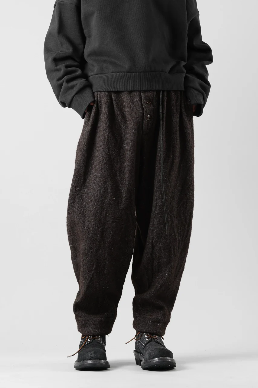 YUTA MATSUOKA 2tucks wide trousers / natural wool linen (dark brown) - Image 2