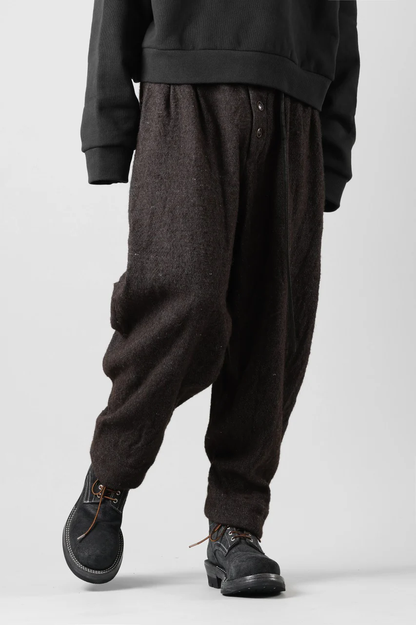 YUTA MATSUOKA 2tucks wide trousers / natural wool linen (dark brown) - Image 3