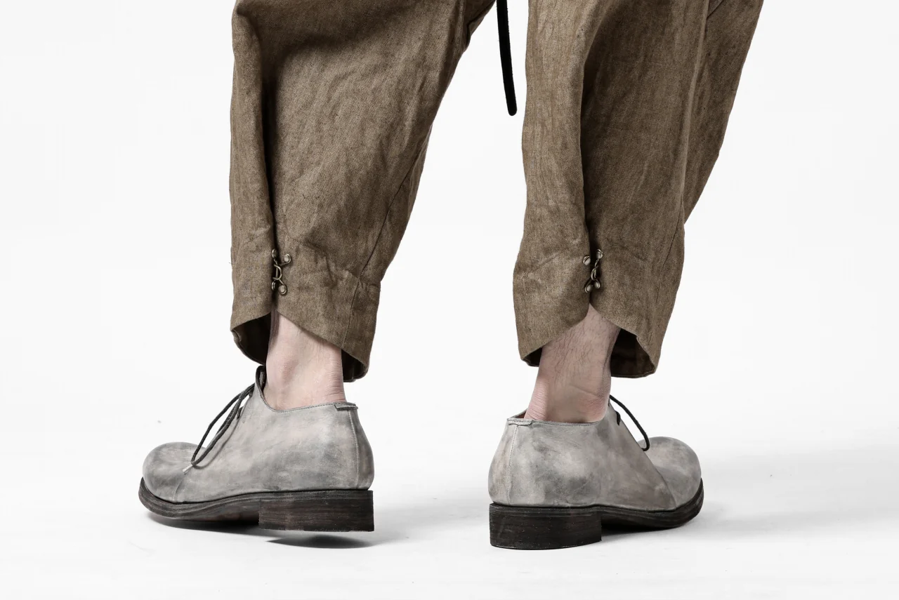 YUTA MATSUOKA 2 tucks wide trousers / sulfur dyed canvas linen (brown) - Image 51