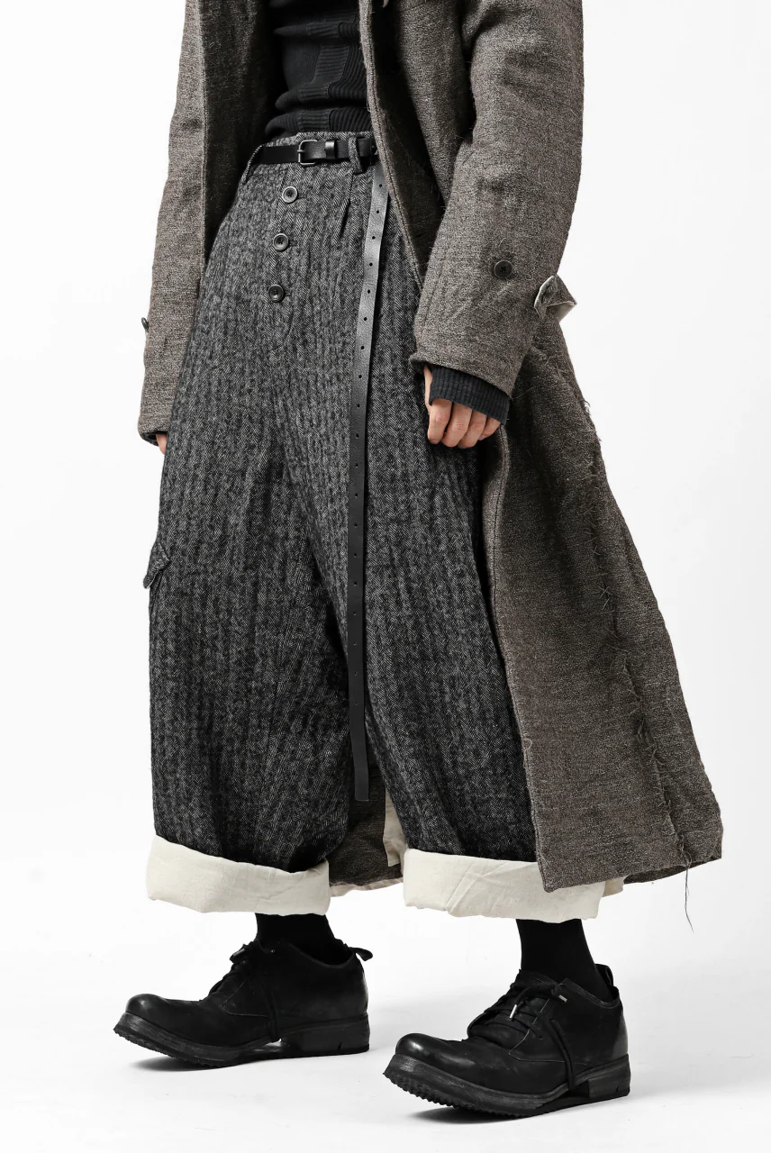 YUTA MATSUOKA buggy trousers / wool linen herringbone (charcoal grey) - Image 9
