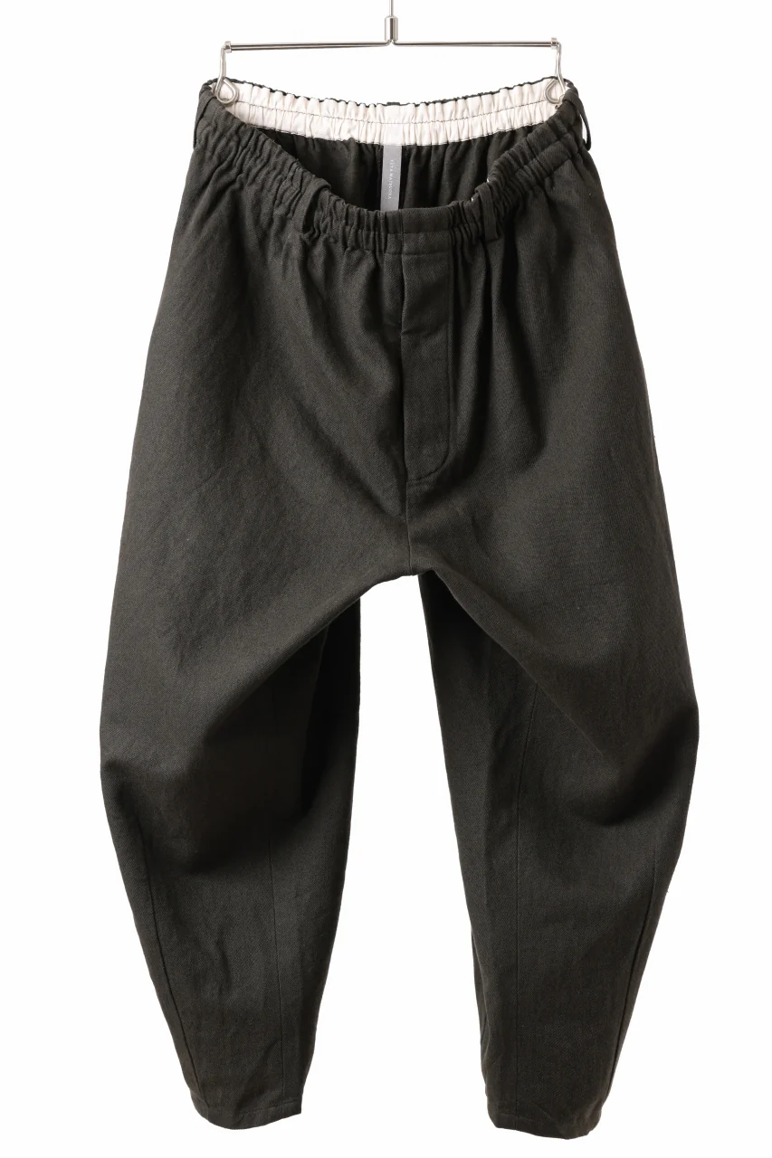 YUTA MATSUOKA dirts tapered trousers / sulfur dyed cotton linen gabardine (brown)