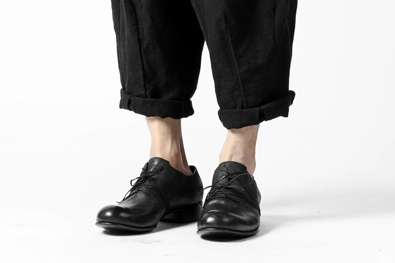 YUTA MATSUOKA easy darts pants / sofa linen (black) - Image 31